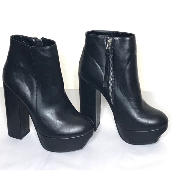 Tobi Shoes - TOBI black platform side zip ankle booties